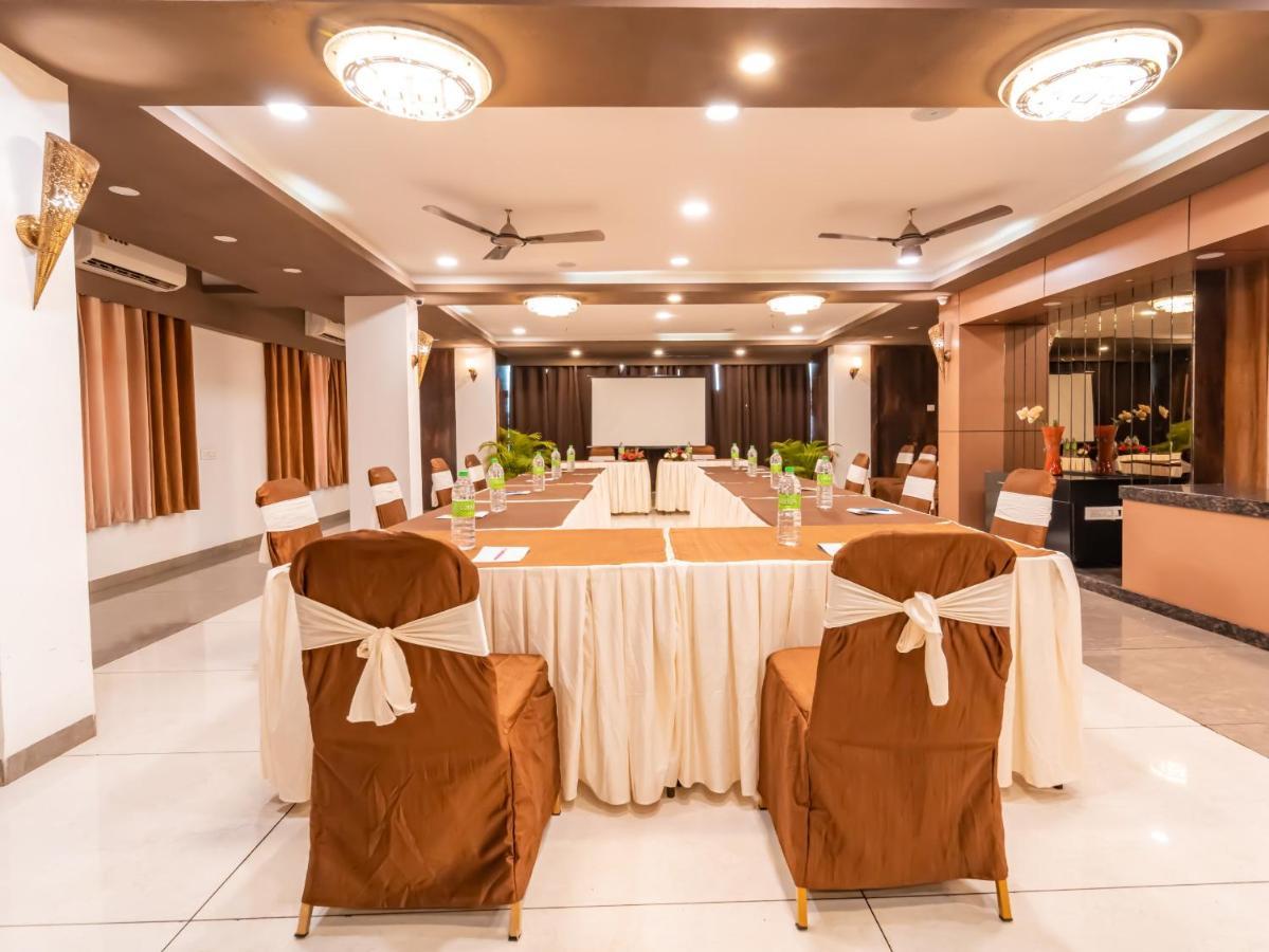 Signature Planet Hotel Indore